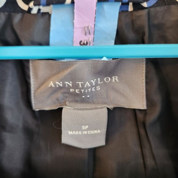 Ann Taylor Petite Trench Coat SP Black/Blue/White Geometric Pattern - Picture 3 of 6